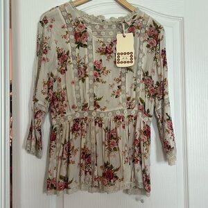 Chelsea & Violet Top